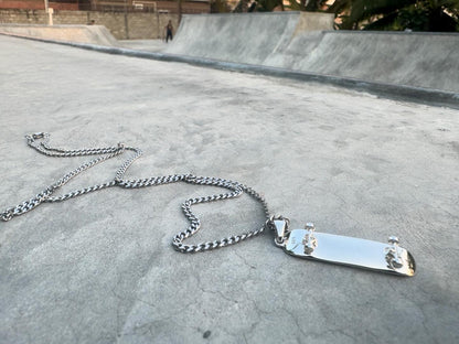 Skateboard Pendant (Silver)