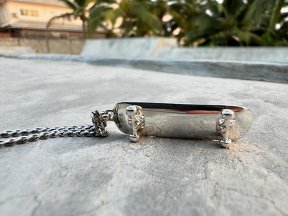 Skateboard Pendant (Silver)