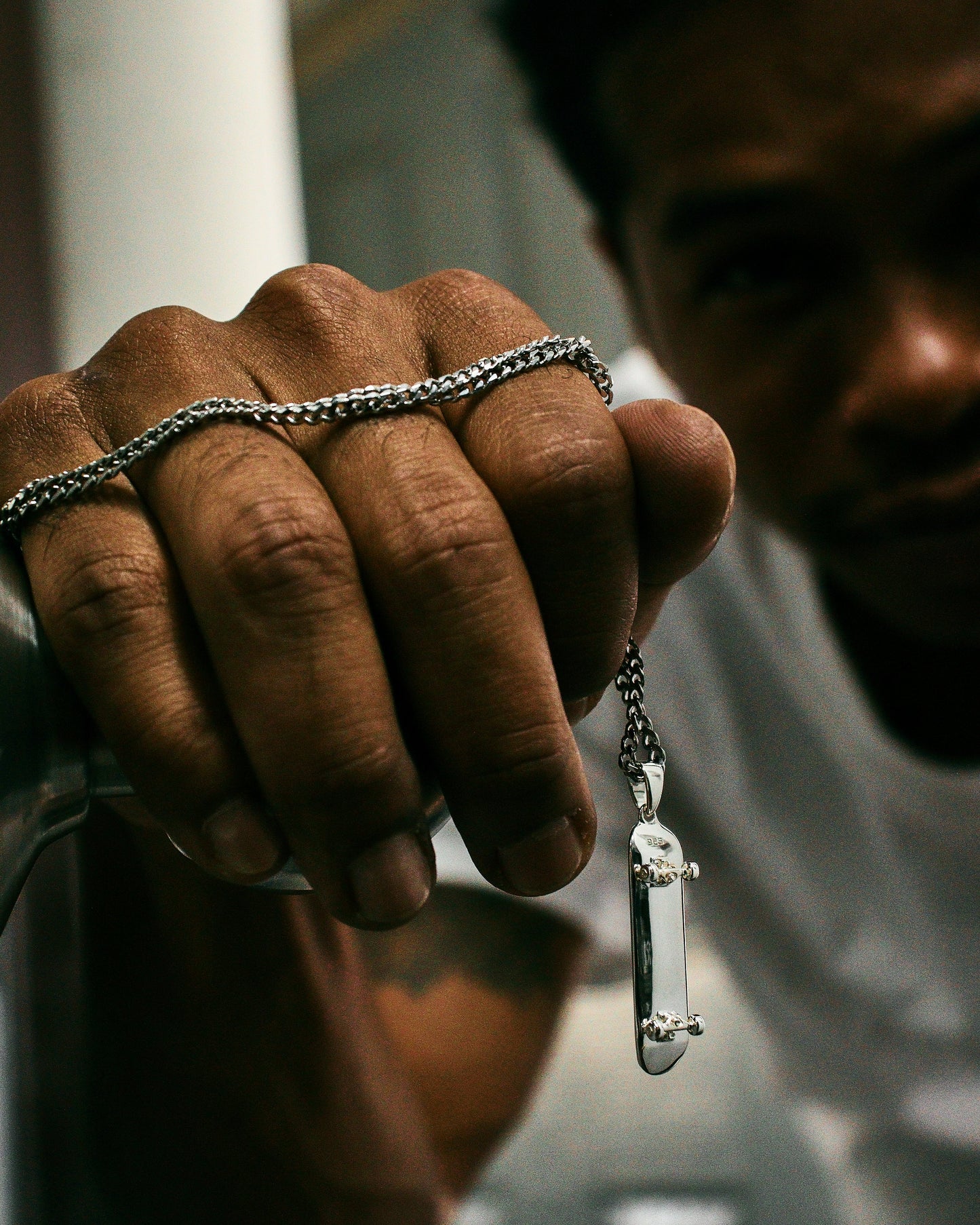 Skateboard Pendant (Silver)