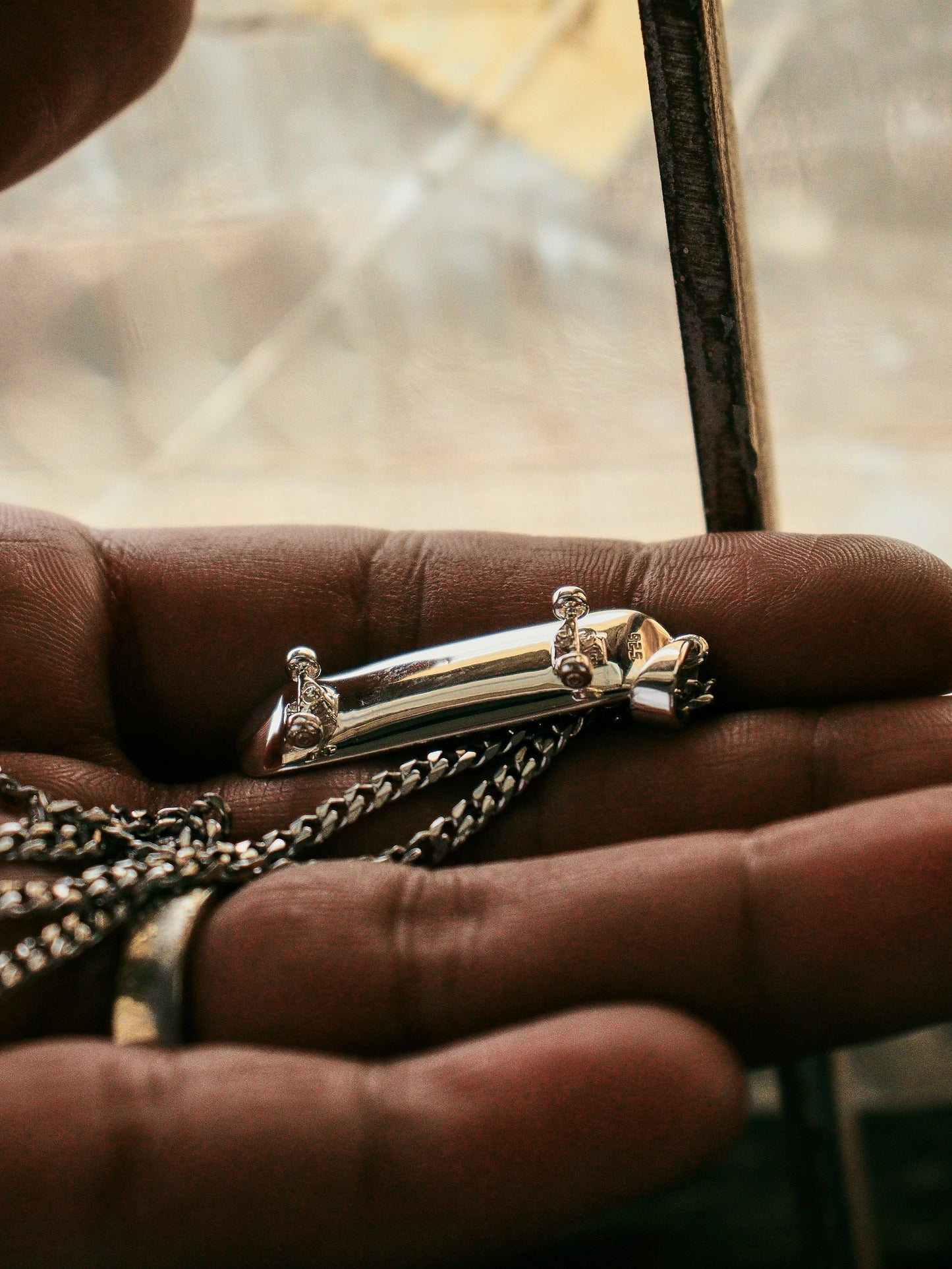 Skateboard Pendant (Silver)