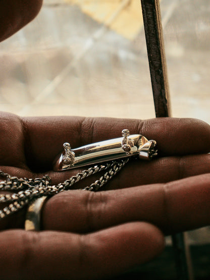 Skateboard Pendant (Silver)