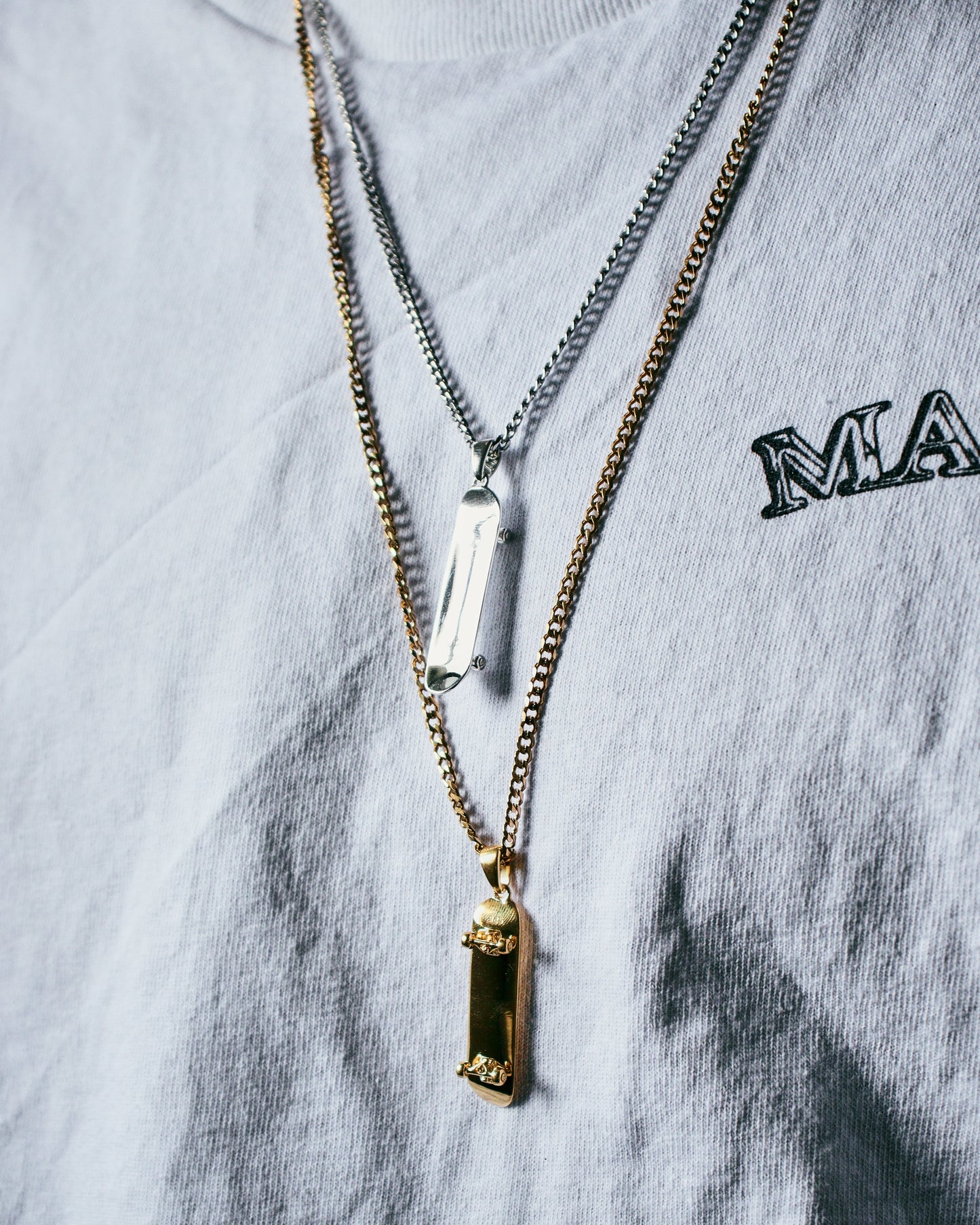 Skateboard Pendant (Silver)